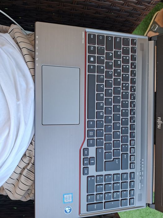 Лаптоп Fijitsu Lifebook