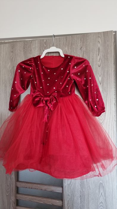 Rochie rosie fetite