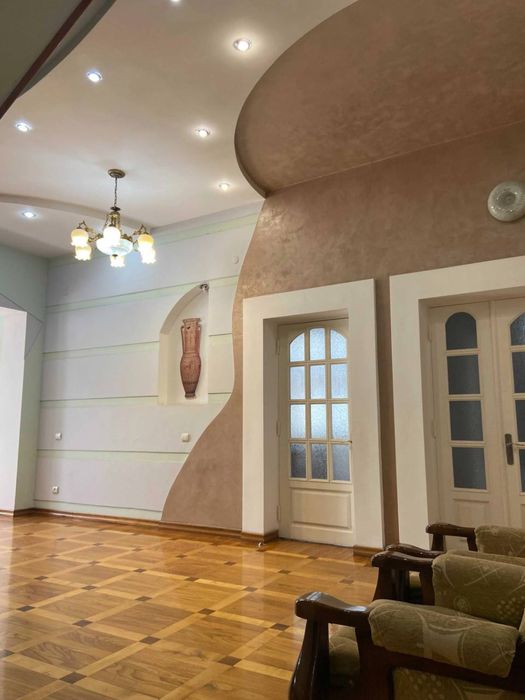 Сдаётся в аренду дом , за гостиница Россия ( н337 )