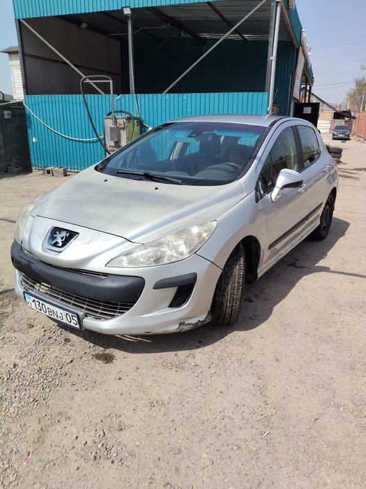 Автомобиль пижо 308