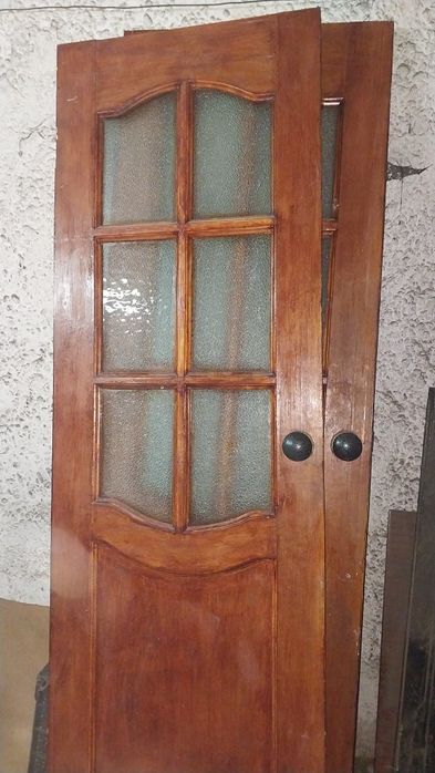 Продам двери деревянные