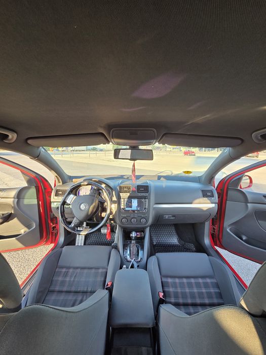 Vând Volkswagen Golf 5 GTI