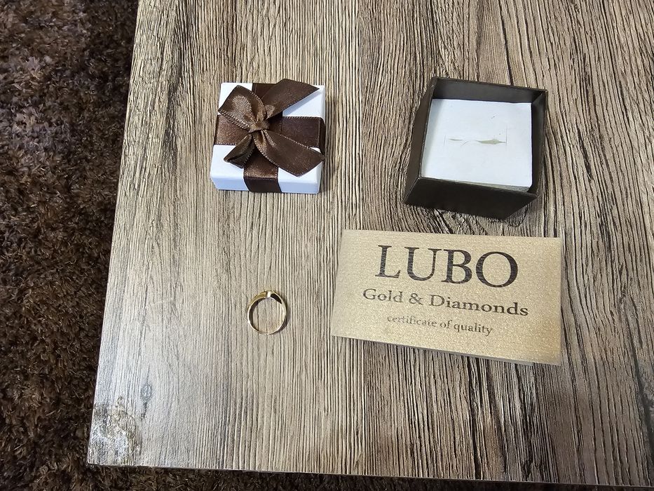 Диамантен пръстен