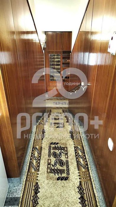 Дава се под наем Тристаен апартамент в Велико Търново, Център - 100 кв.м за 357 € - Снимка #11