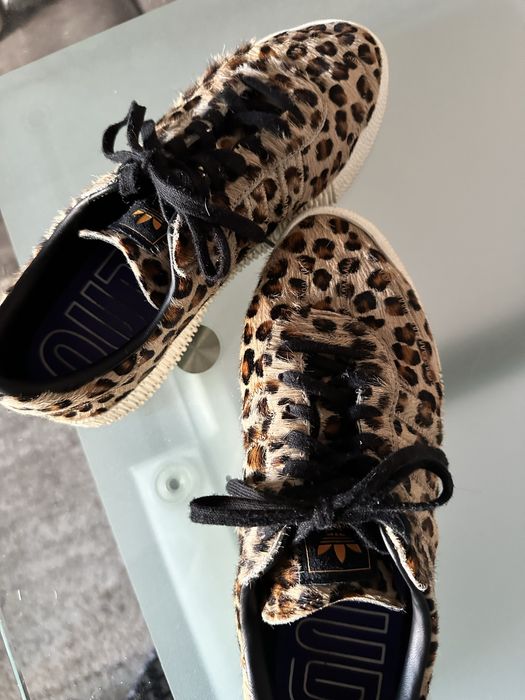 Маратонки Adidas originals лимитирана колекция