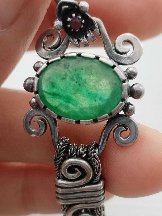 Серьги с изумрудом