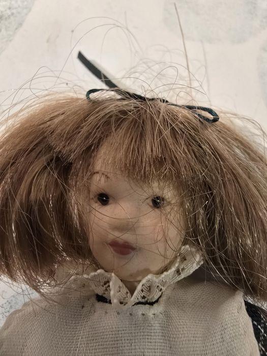 Păpușă de Colecție Mică, Cap Porțelan,Școlăriță/Fetiță de Ep