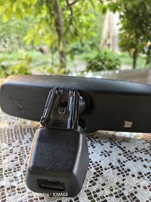 Управление климатроник и централно огледало с камера за Инфинити