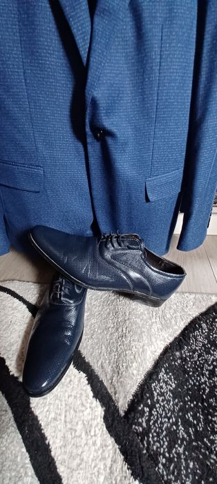 Costum Albastru mărimea 50