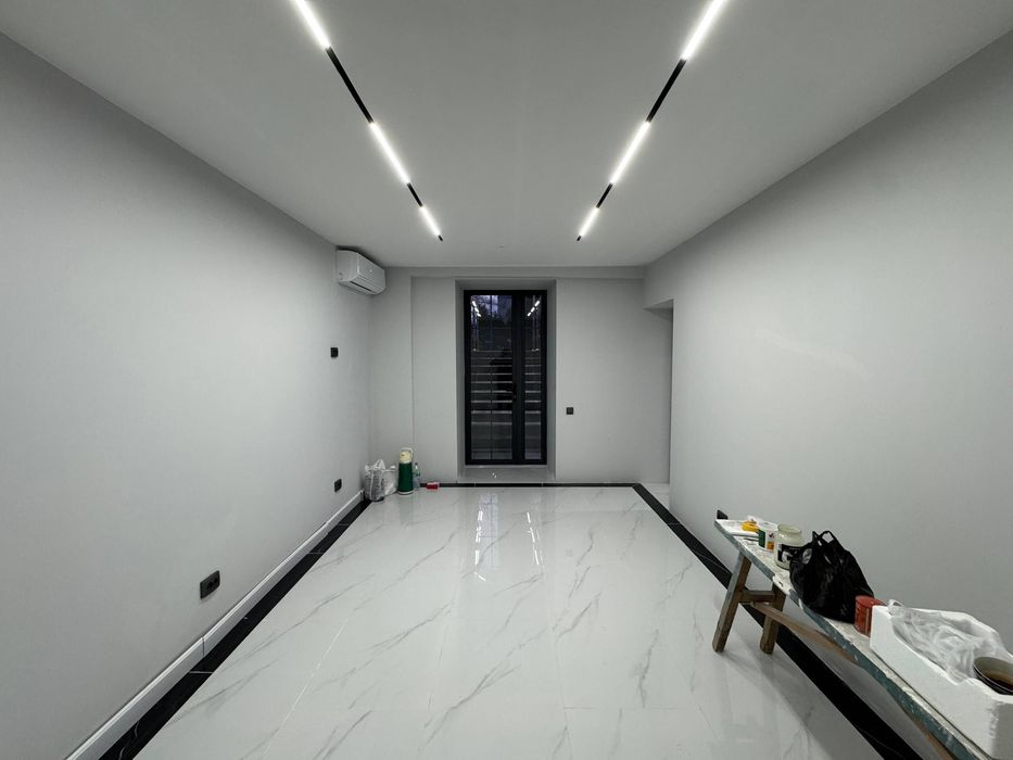 Продаётся нежилое помещение 85+70м2.Ориентир: ул, Нукусская, Гламур