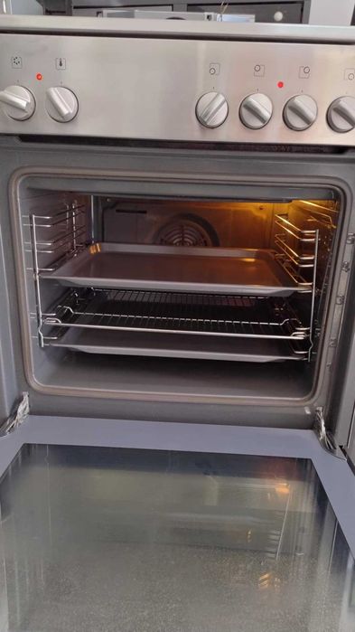 A+ Иноксова-Инокс Готварска печка с керамичен плот Bosch-Бош 71 л