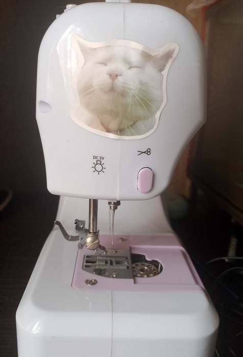 Продам швейную машинку.