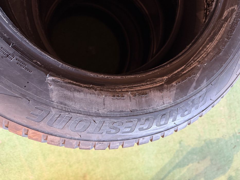 4 anvelope M+S Bridgestone Blizzak LM001 Seal Inside 215/65 R17 99H NOI 0km