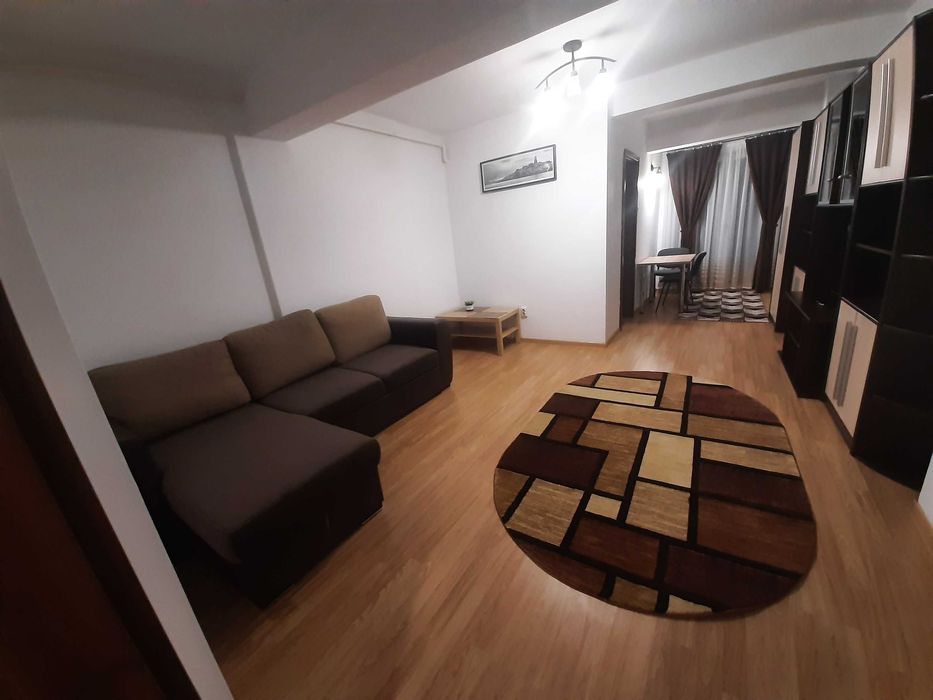 Inchiriez pe termen lung garsoniera mobilata si utila in pitesti.