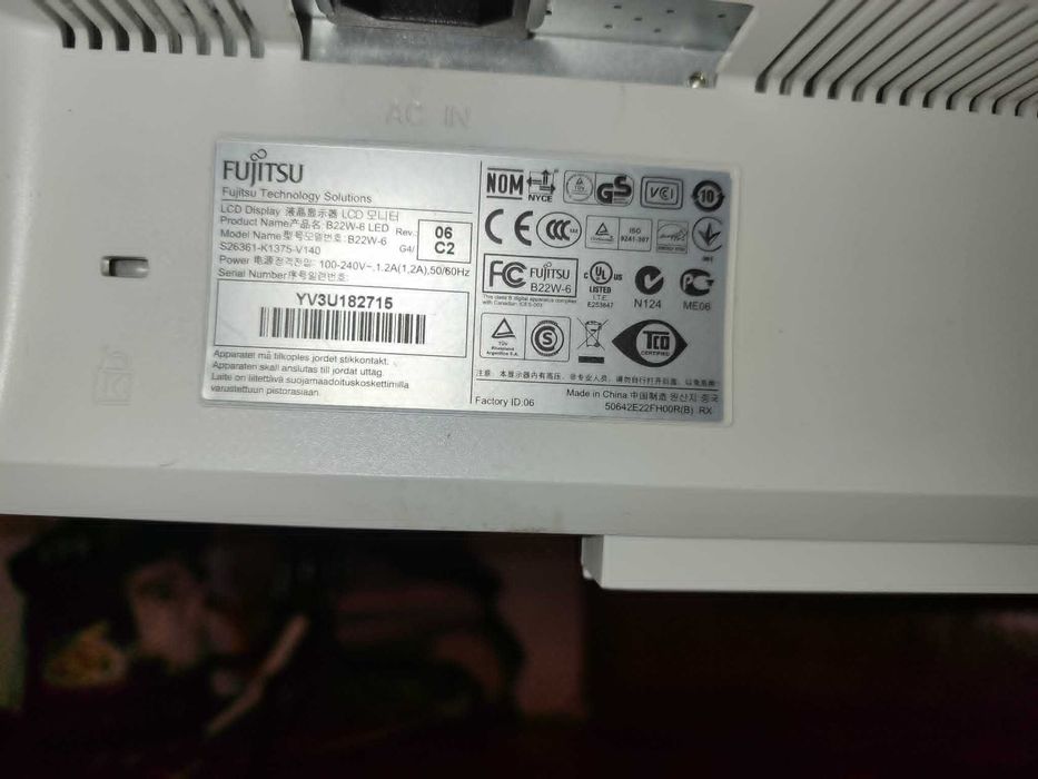 Монитор Fujitsu 22" 60hz