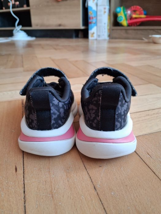 Маратонки Adidas