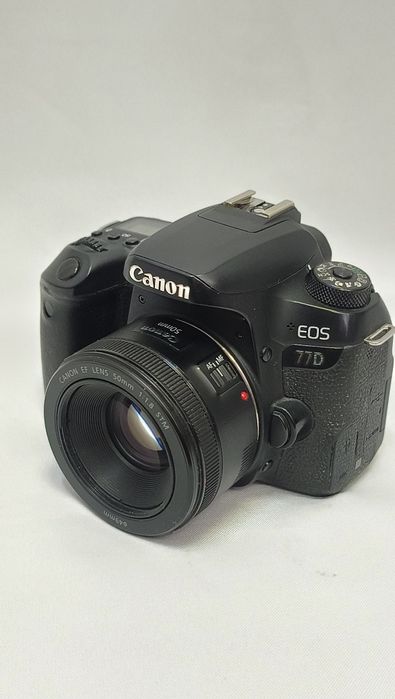 Продаю canon 77 d