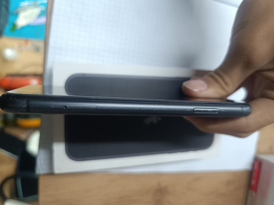 Продам Айфон 11 128гб