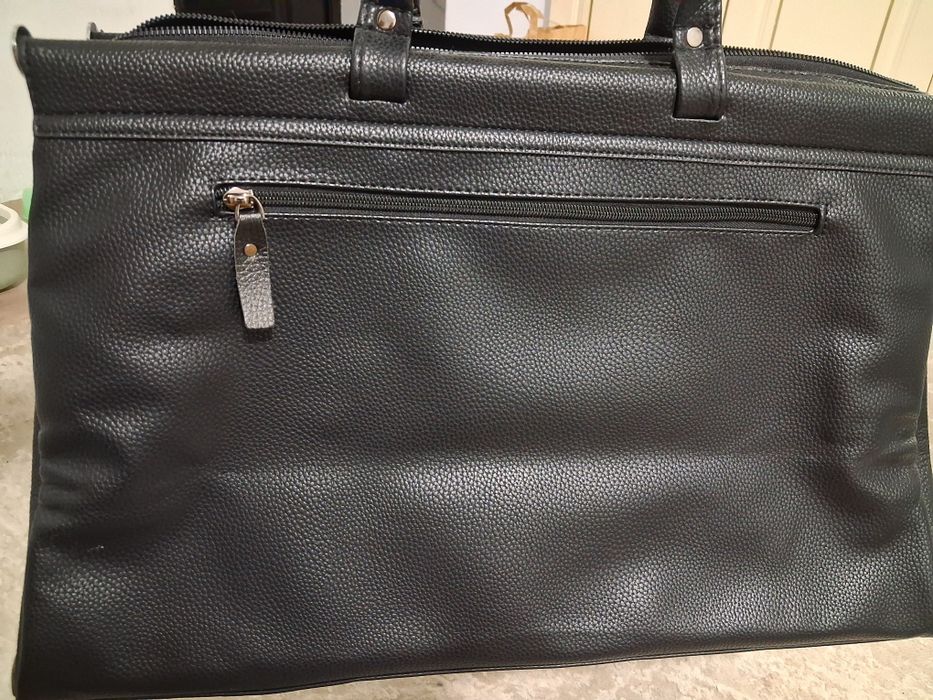 Продам мужскую сумку кожаная!