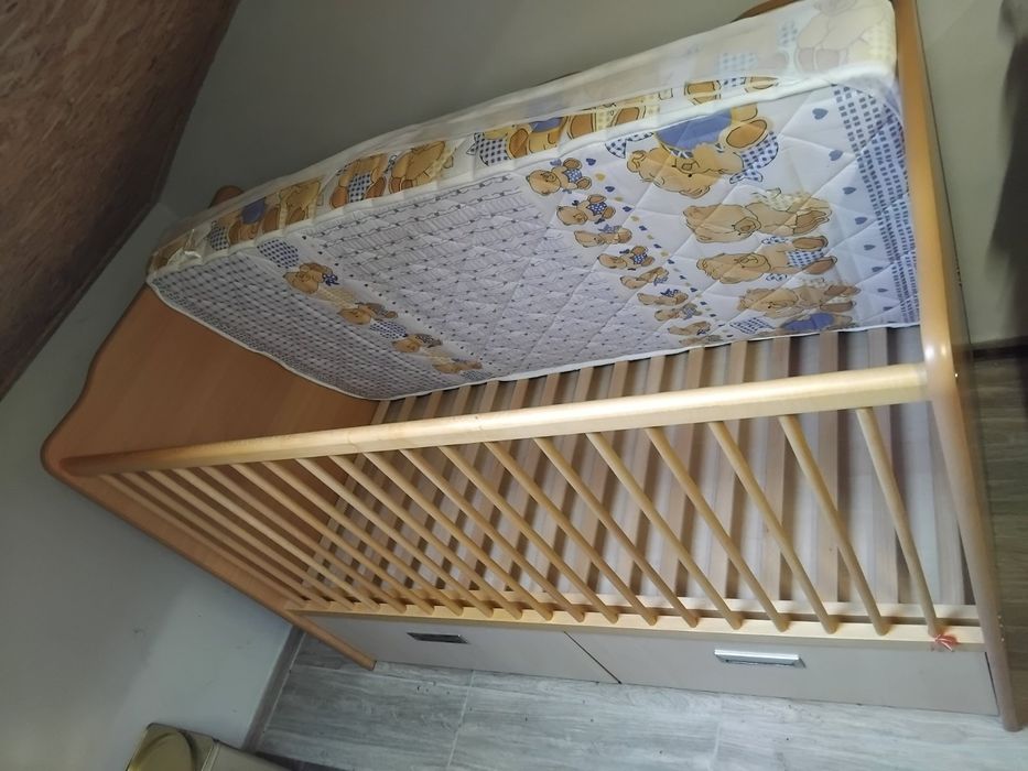 Детско легло с чекмеджета
