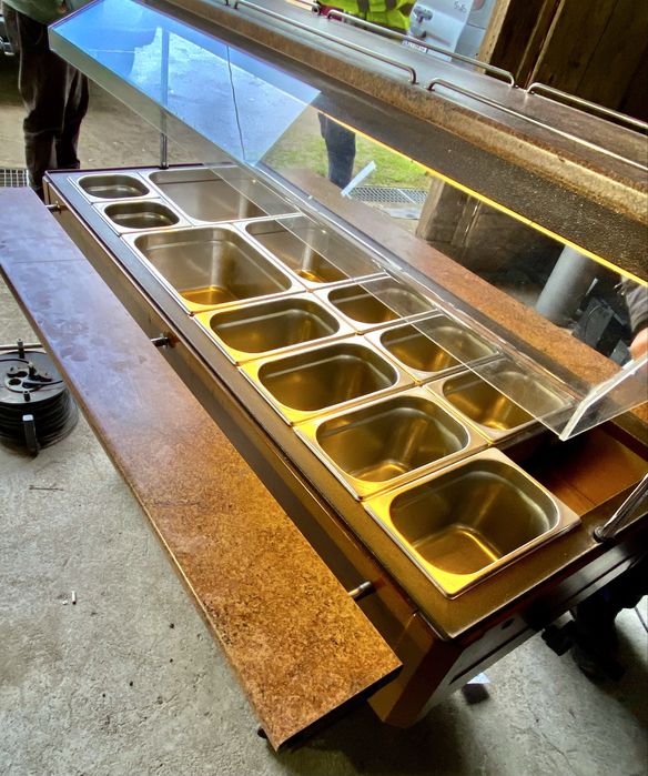 Vitrină frigorifică tip bufet / insulă autoservire – Enofrigo (Italia)