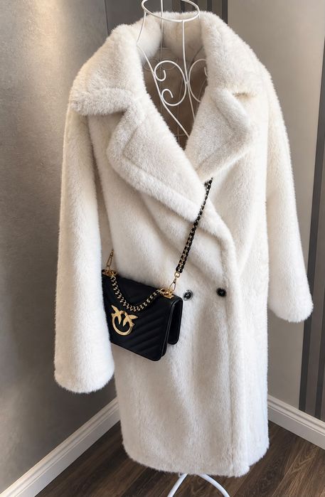Бутикови зимни палта. Видове, чанти PINKO