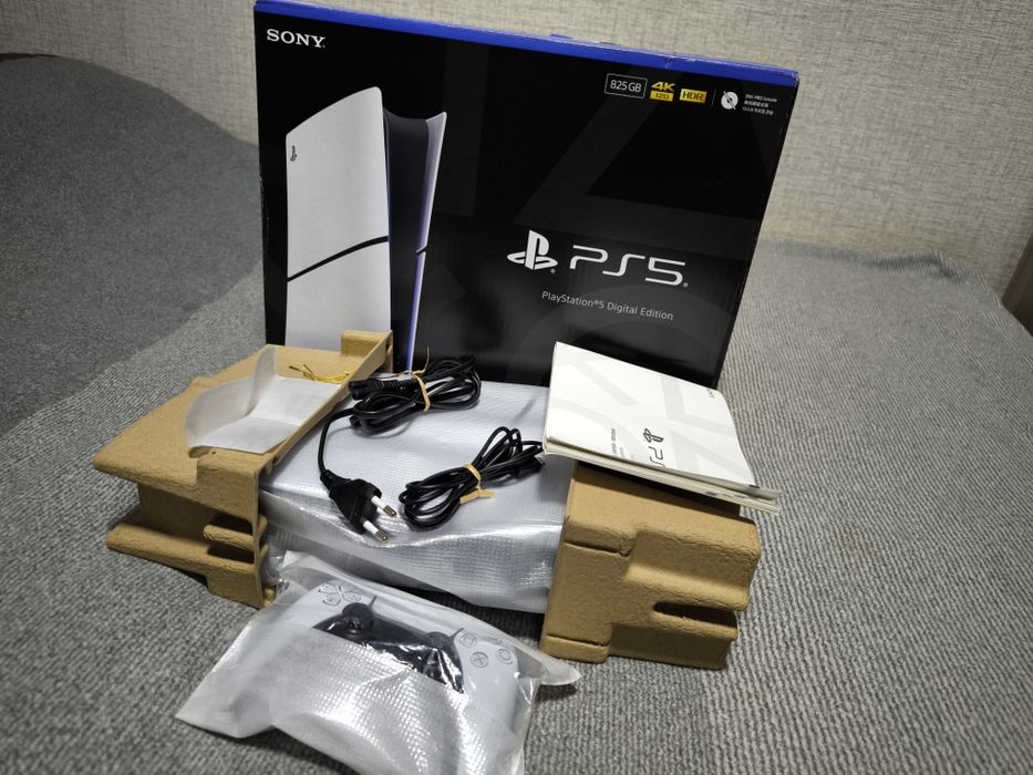 Playstation 5 slim 825gb