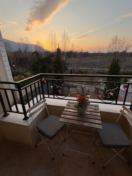 Дава се под наем Тристаен апартамент в София, Витоша - 100 кв.м за 1296.42 € - Снимка #12