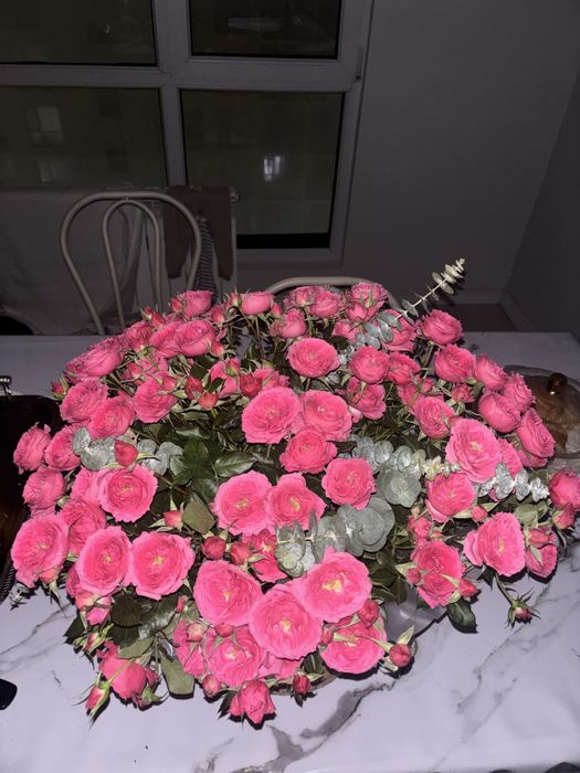 Продам цветы спрей роза