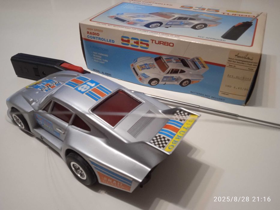 Стари колички и 2 бр. камиончета. Porsche 935 turbo Radio- controlled, 1:20, работи