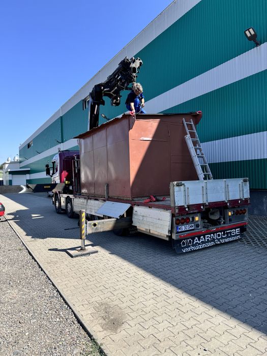 Servicii inchiriere macara transport containere incarcare descarcare