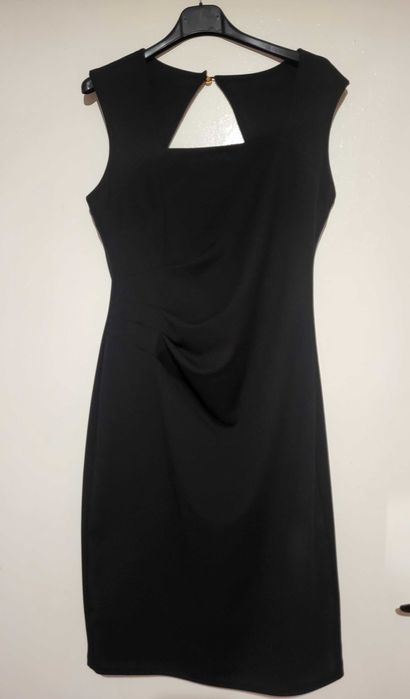 Елегантна черна рокля