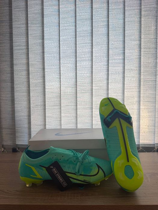 Футболни обувки nike mercurial
