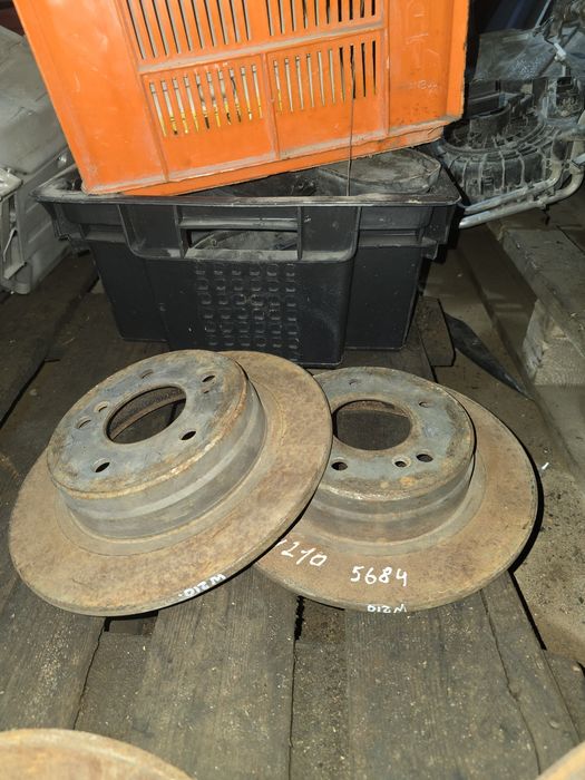 Диски тормозные задние Мерседес Мерс 210 лупарь w210 e230 e320
