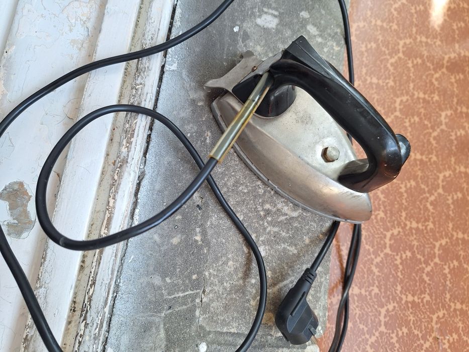 Продам  утюг ссср