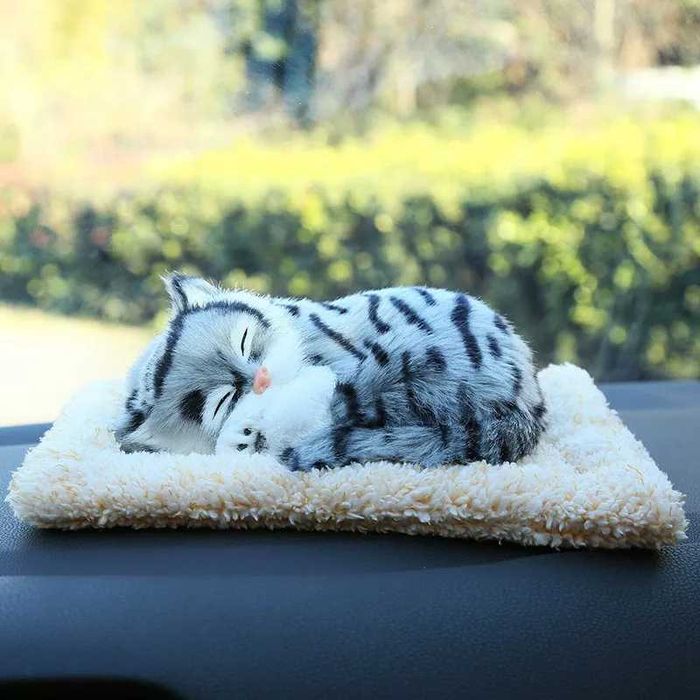 Игрушка Собака на подушке – уютная для дома и авто