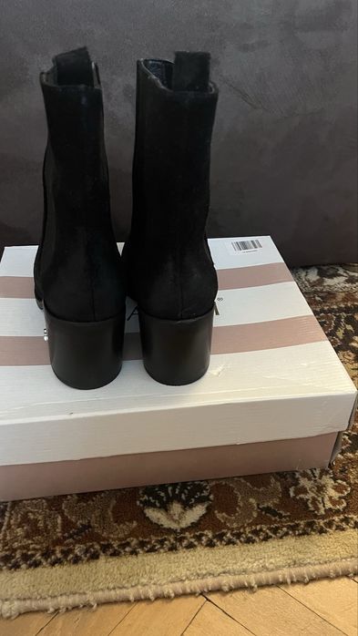 Дамски боти от естествен велур