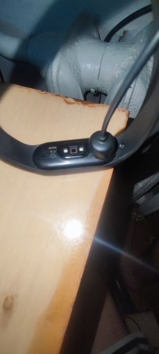 Продам смартфон Xiaomi A2 4/64Gb + MiBand 5