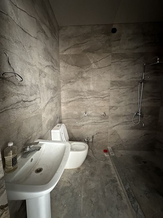 Yangi qurilgan uy sotiladi Tutzor mahala