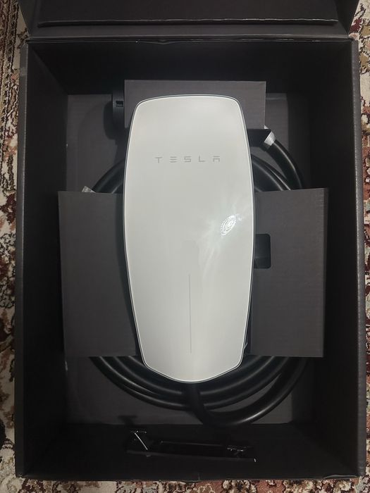Зарядное устройство Tesla Wall Connector Gen 3 (Type 2)