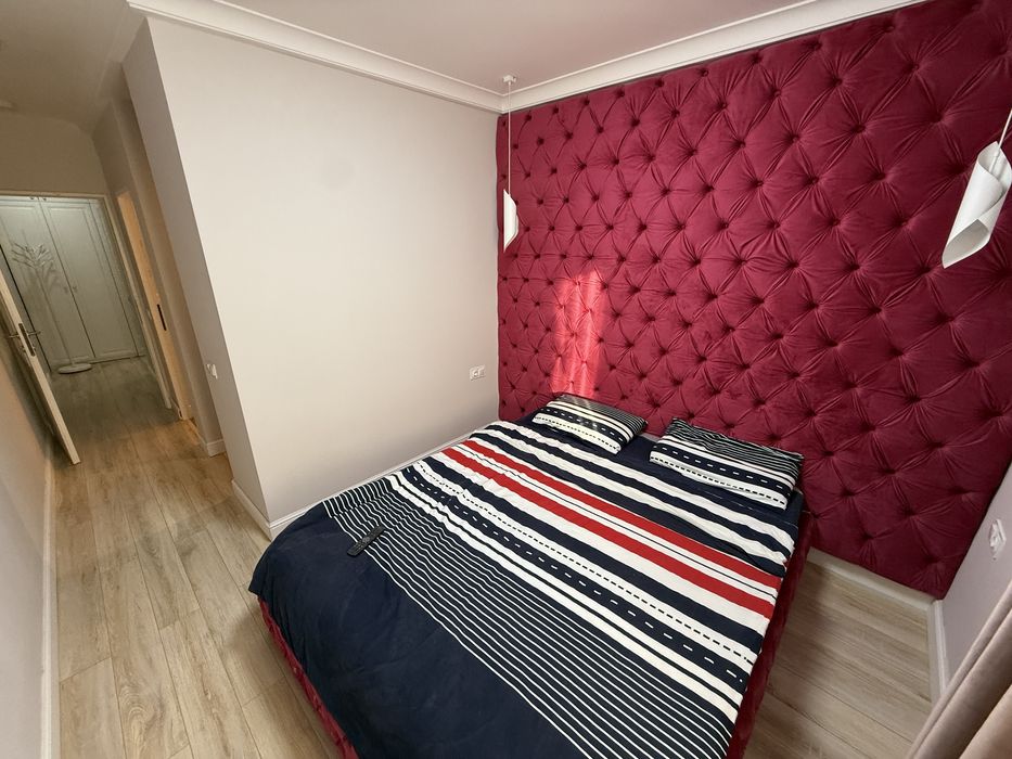 Ofer spre închiriere Apartament 3 Camere zona liceului Economic