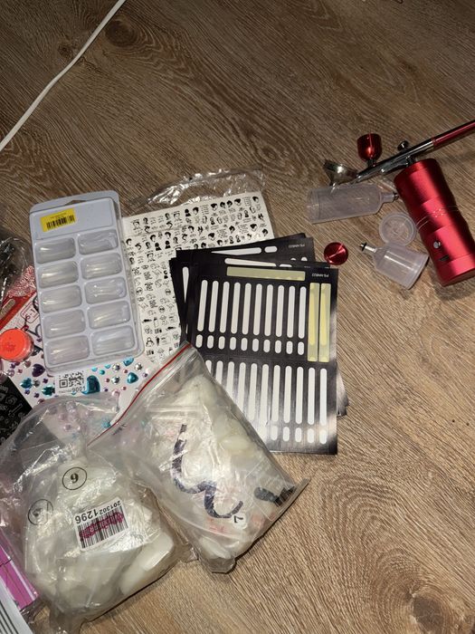Продам материалы для маникюра