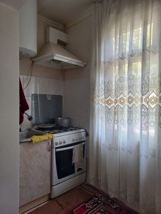 Сдаётся 1 комнатная 2этаж Пр Навои