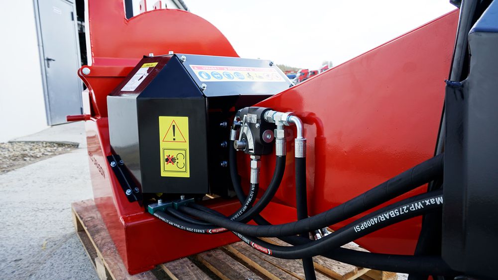 Tocător crengi la tractor RT 690 pentru aschii