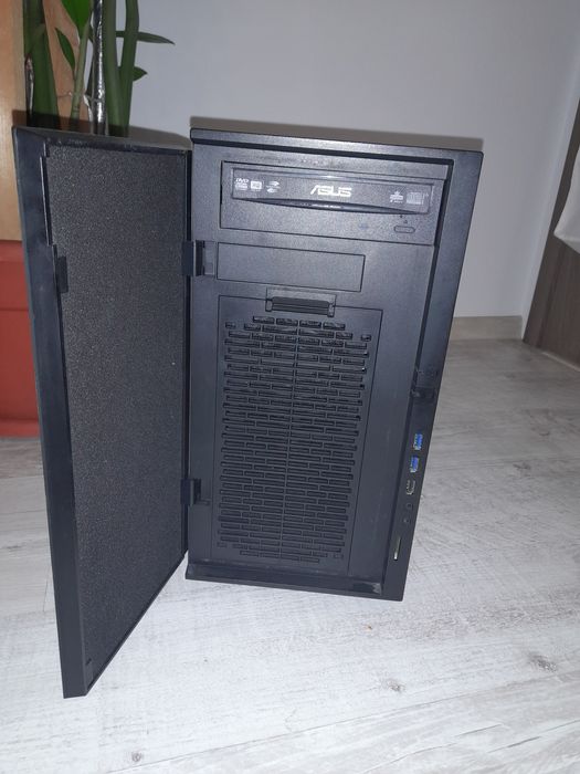 Carcasa PC Coolmaster, format mATX