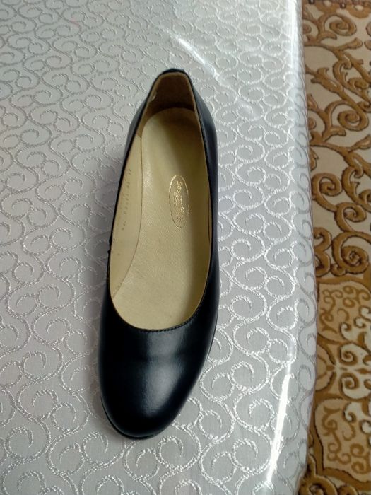 Продам женские туфли