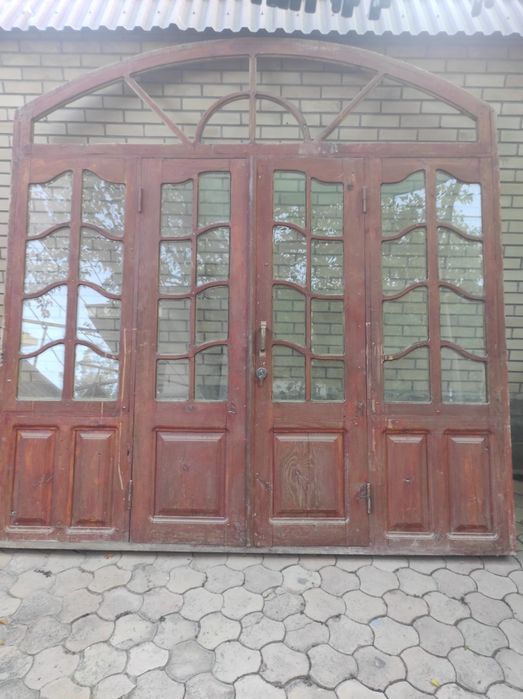 Дверь для домабольшой