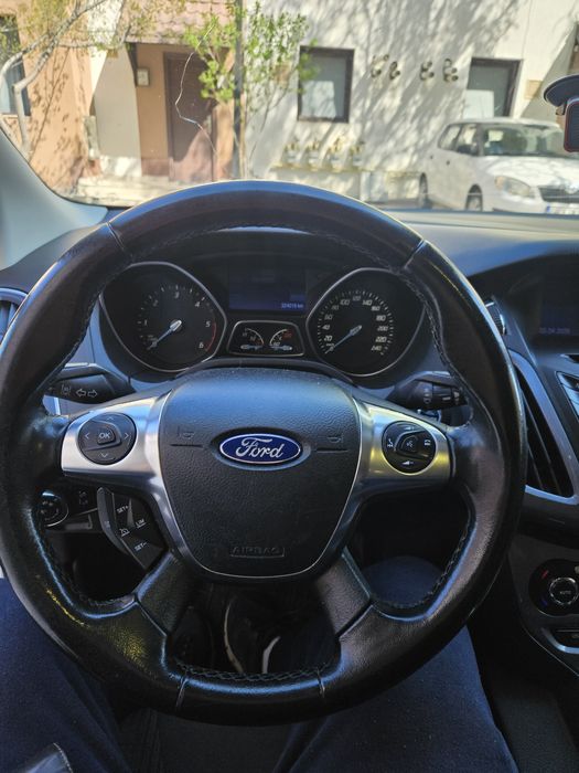 Ford Focus 2012, 1,6 diesel, aproape toate dotarile