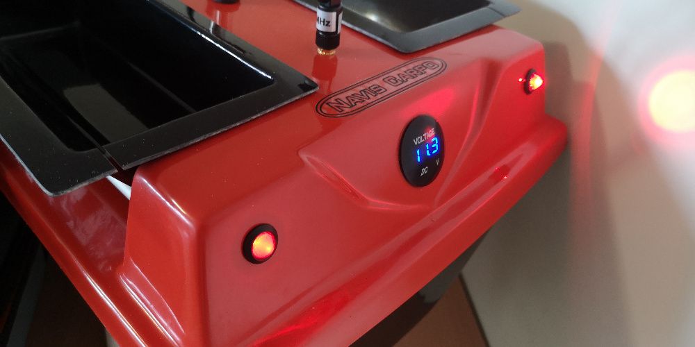 Navomodel de viteza cu Sonar Color si Telemetrie