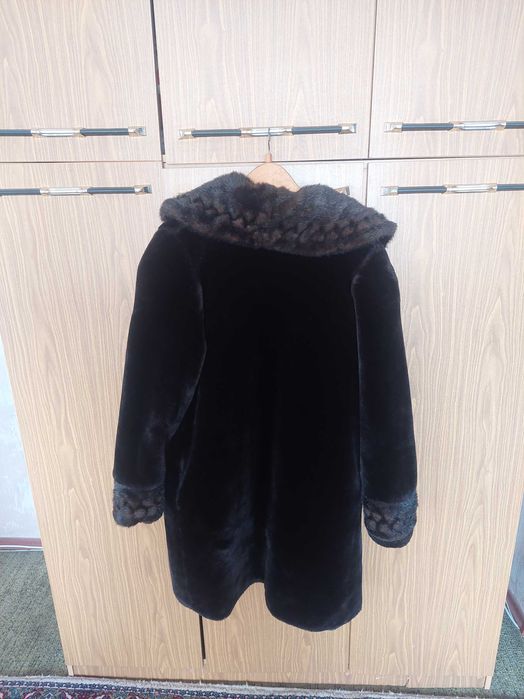 Дамско палто от изкуствен косъм